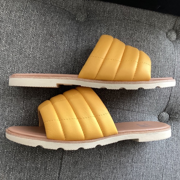 SOREL Ella III Quilted Puff Slide Sandal (Women), size 8.5 M - Picture 5 of 11